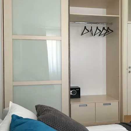 K 아파트 *
